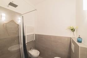 Guest Roma House