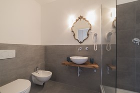Guest Roma House