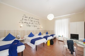 Des Artistes Budget Rooms