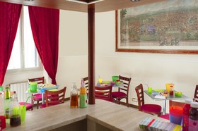 Des Artistes Budget Rooms