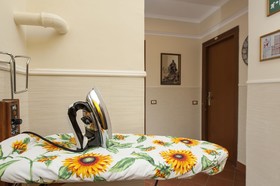 Des Artistes Budget Rooms