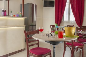 Des Artistes Budget Rooms