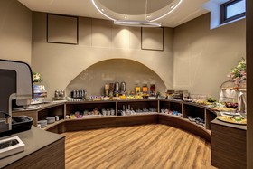 Al Manthia Hotel