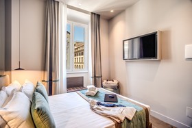 Hotel 77