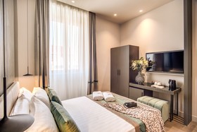 Hotel 77