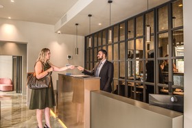 Hotel 77