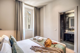 Hotel 77