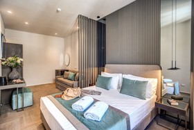 Hotel 77