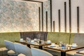Hotel 77