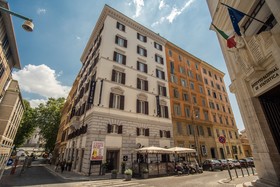 Hotel 77