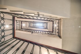 Hotel 77
