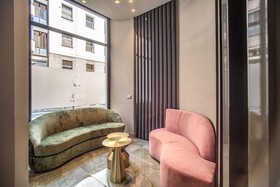 Hotel 77