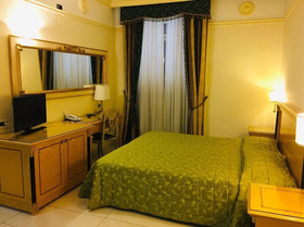 Hotel Champagne Palace