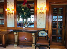 Hotel Champagne Palace