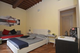 House & The City Colosseo Apartments