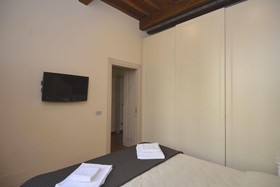 House & The City Colosseo Apartments