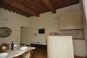 House & The City Colosseo Apartments