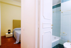 Rome Accommodation Via Giulia Apartments