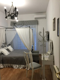 La Piazzetta Delle Regine