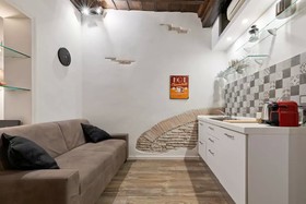 Monti House 118