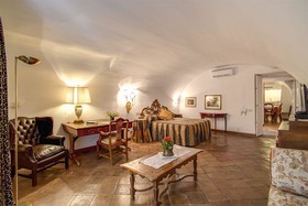 Navona Gallery & Garden Suites