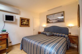 Navona Gallery & Garden Suites