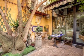 Navona Gallery & Garden Suites