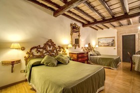 Navona Gallery & Garden Suites