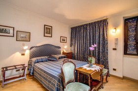 Navona Gallery & Garden Suites