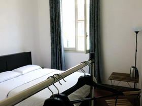Nik House