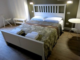 Nik House