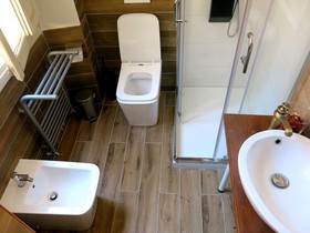 Nik House
