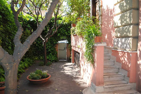 Orange Garden Bed & Breakfast
