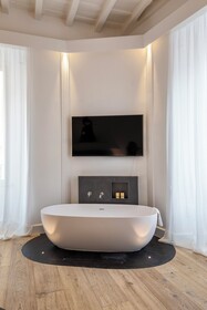 Palazzo Goldoni Condotti Collection