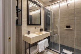 Palazzo Goldoni Condotti Collection