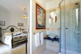 Quo Vadis Inn
