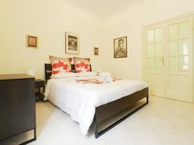 Re Di Roma House