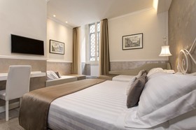 Relais De L'Opera