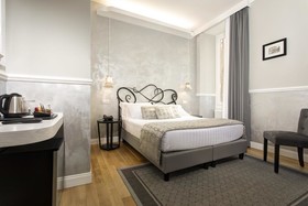 Relais De L'Opera