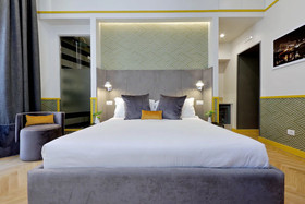Roma Five Suites