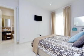 Roman Holiday Charming