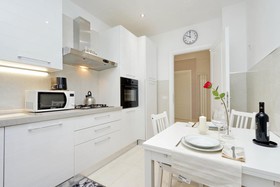 Roman Holiday Charming