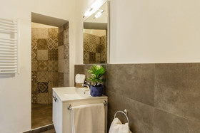 Santonofrio Apartments