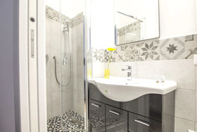 Santonofrio Apartments