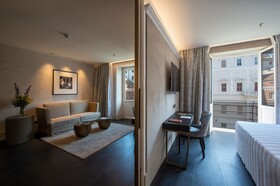 Sina Bernini Bristol, Autograph Collection