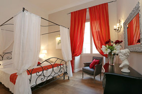 Spagna Art & Suites