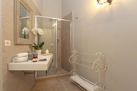 Spagna Art & Suites