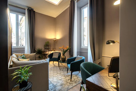 Tree Charme Parliament Boutique Hotel