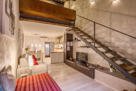 Tritone Top House