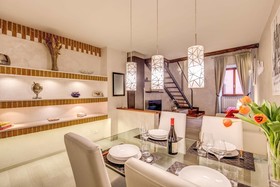 Tritone Top House